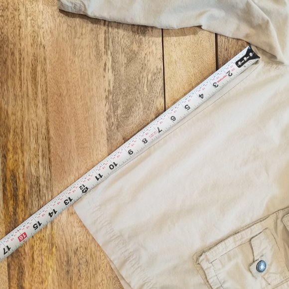 13" Khaki Cargo Shorts (size 36) - Picture 4 of 4